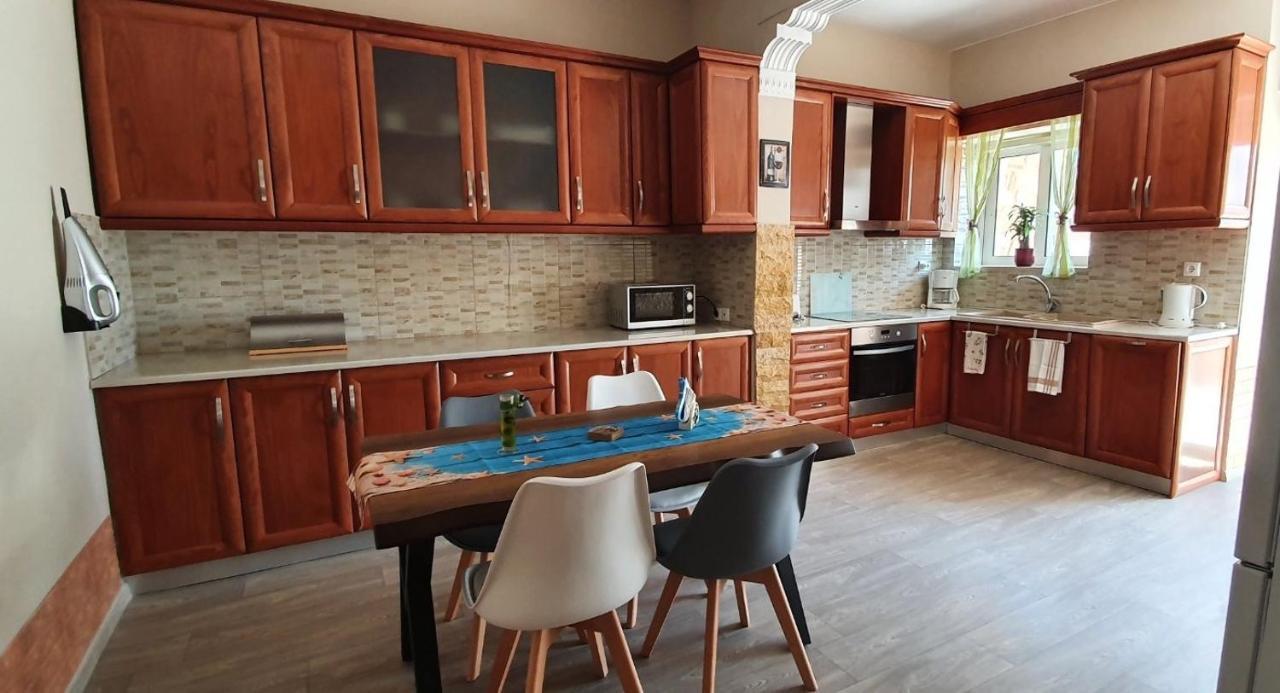 Holiday Dream Artemis Apartment Мастрихари Екстериор снимка